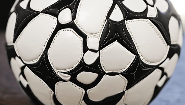 Connaître le poids d’un ballon de foot officiel pour bien choisir